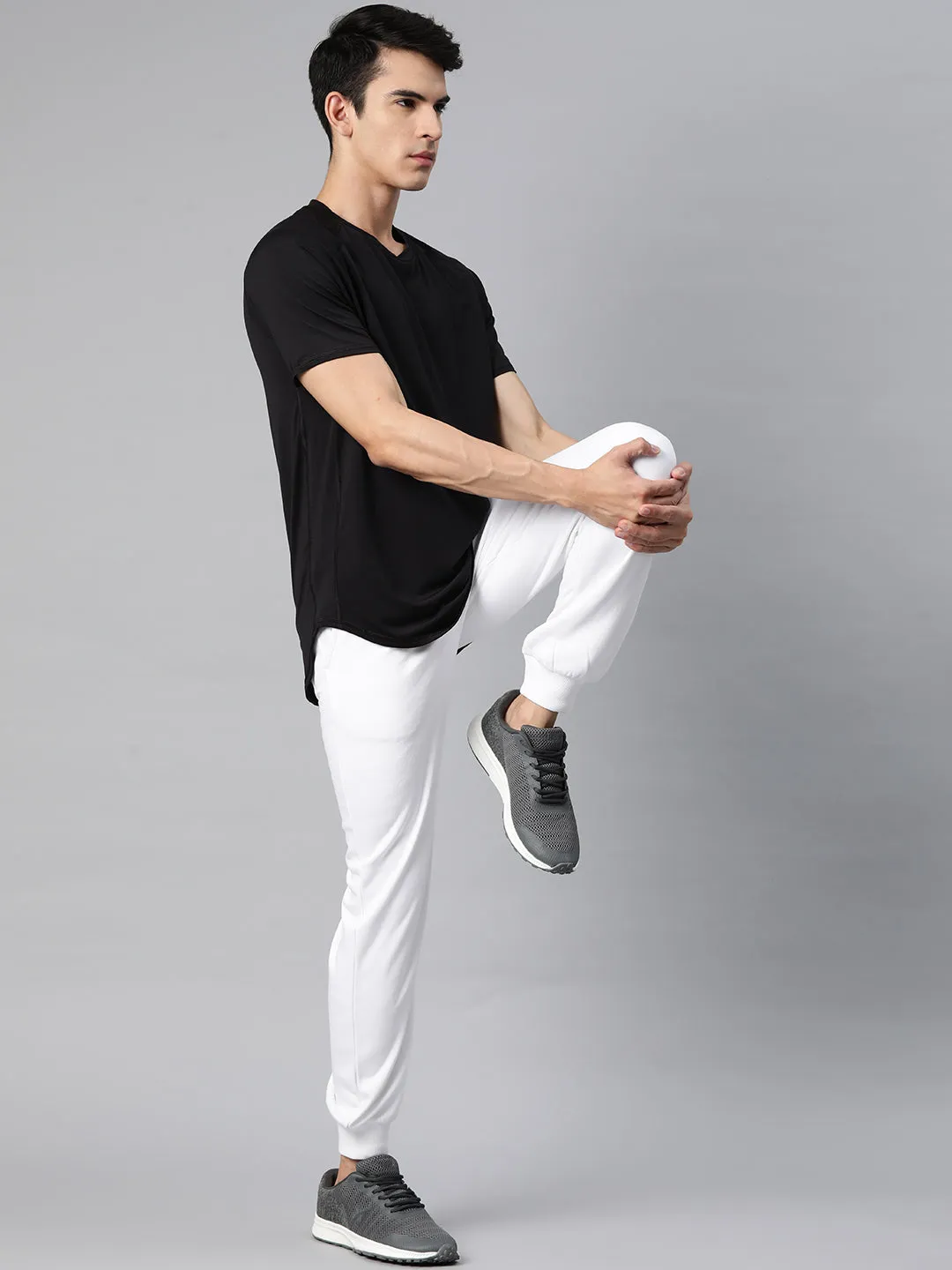 Alcis Men Solid Regular Fit Joggers