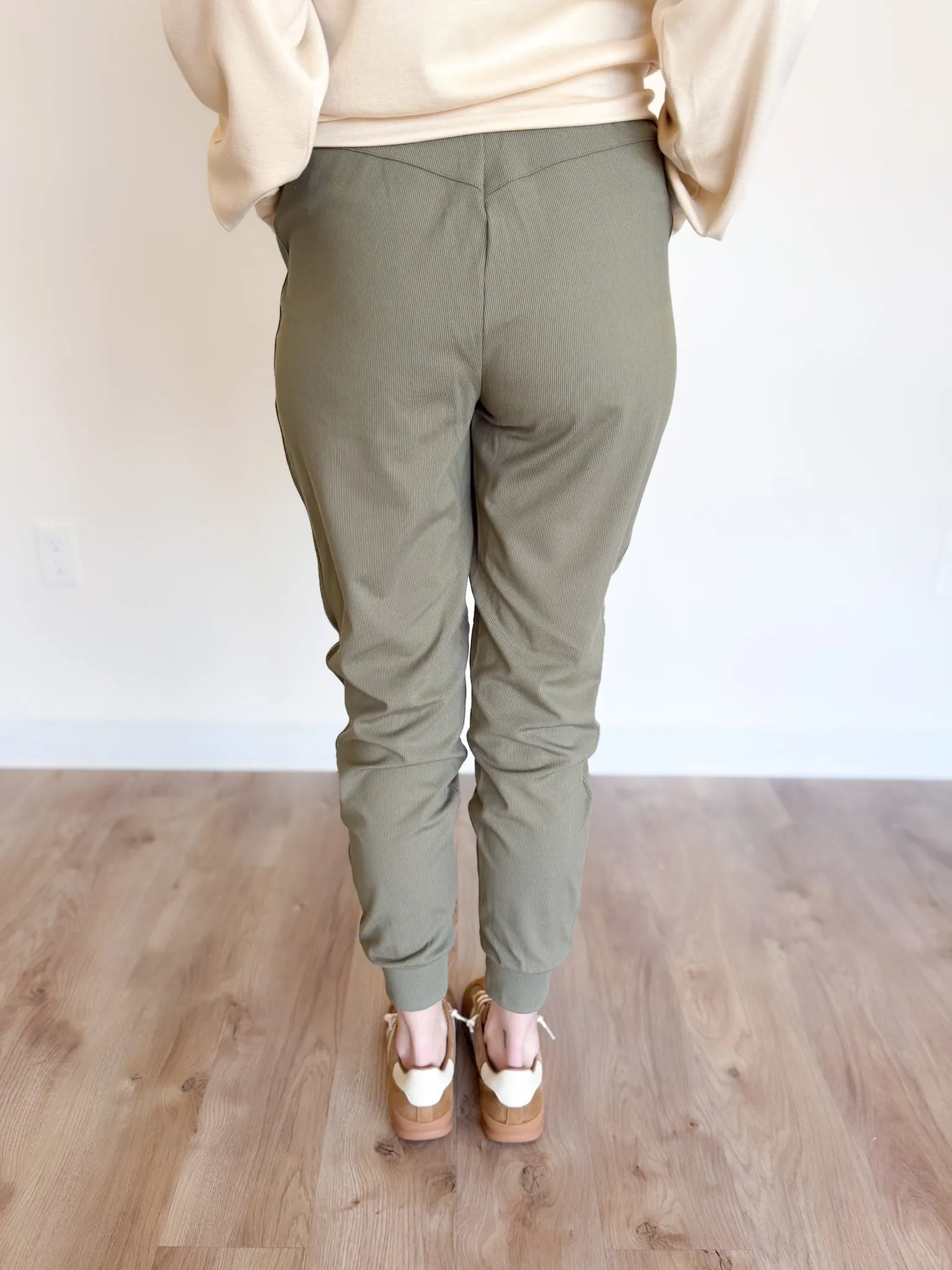 Alena Travel Joggers in Green Rib