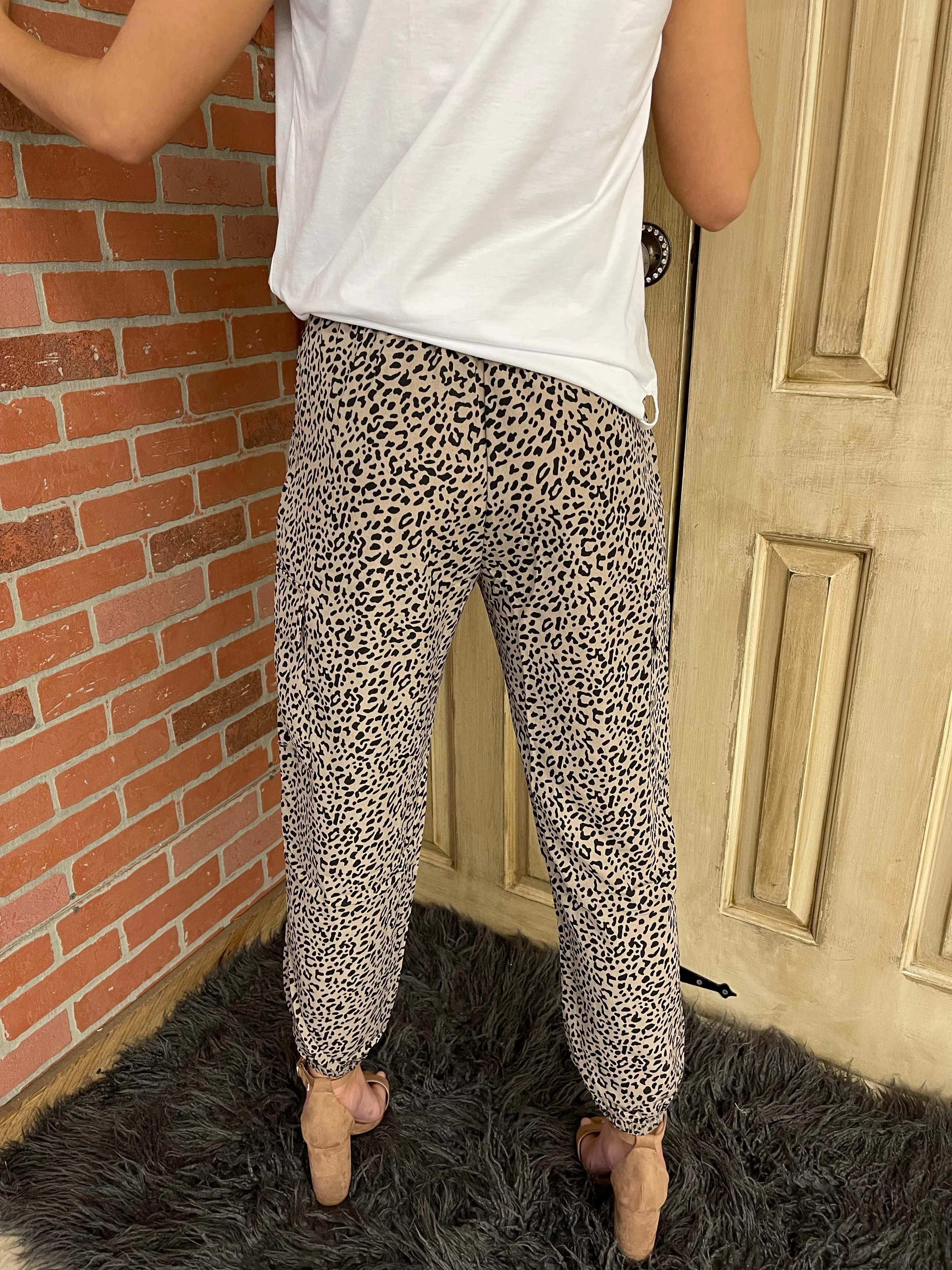 Chic Leopard Print Jogger