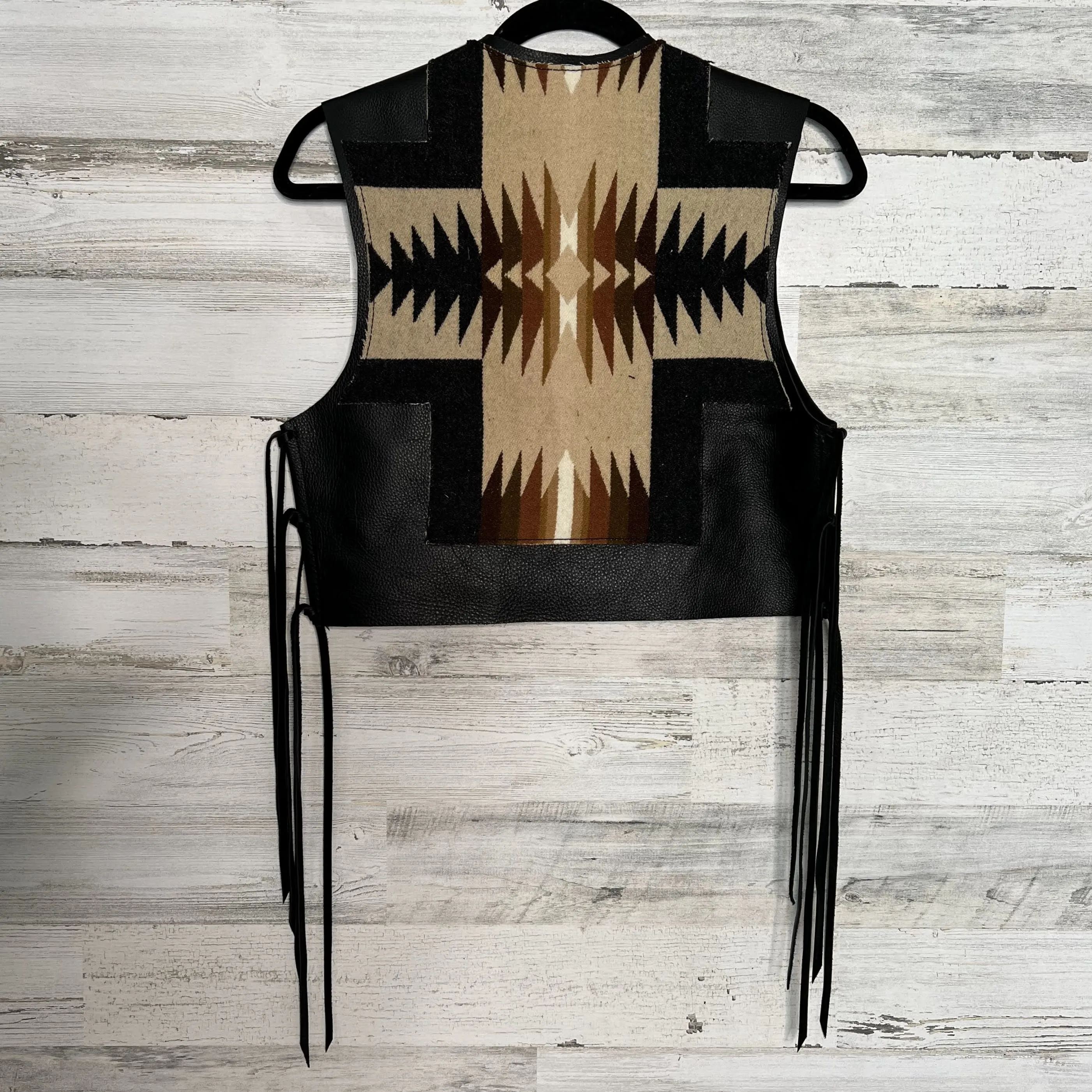 Dana's Rival Vest 01