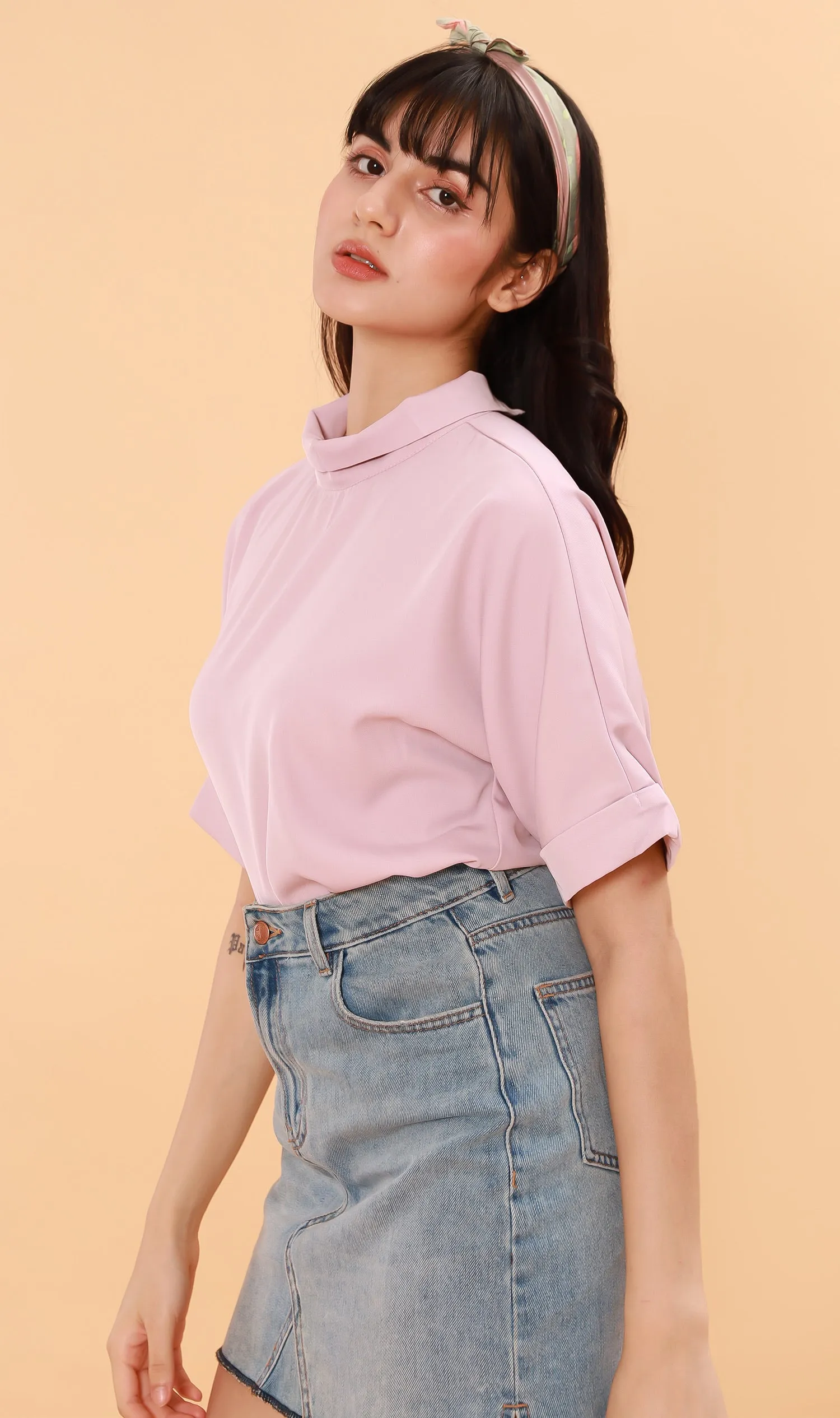 LIVIA Buttoned Mock-Neck Top (Taffy)