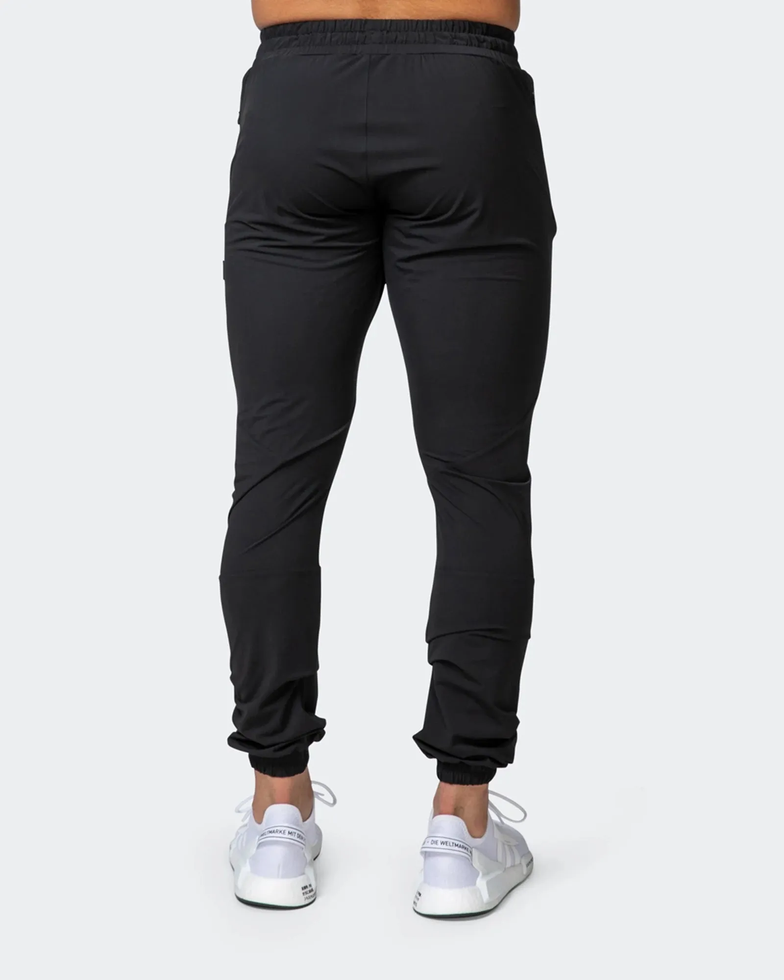 Mens Dynamic Lightweight Tapered Joggers - Black