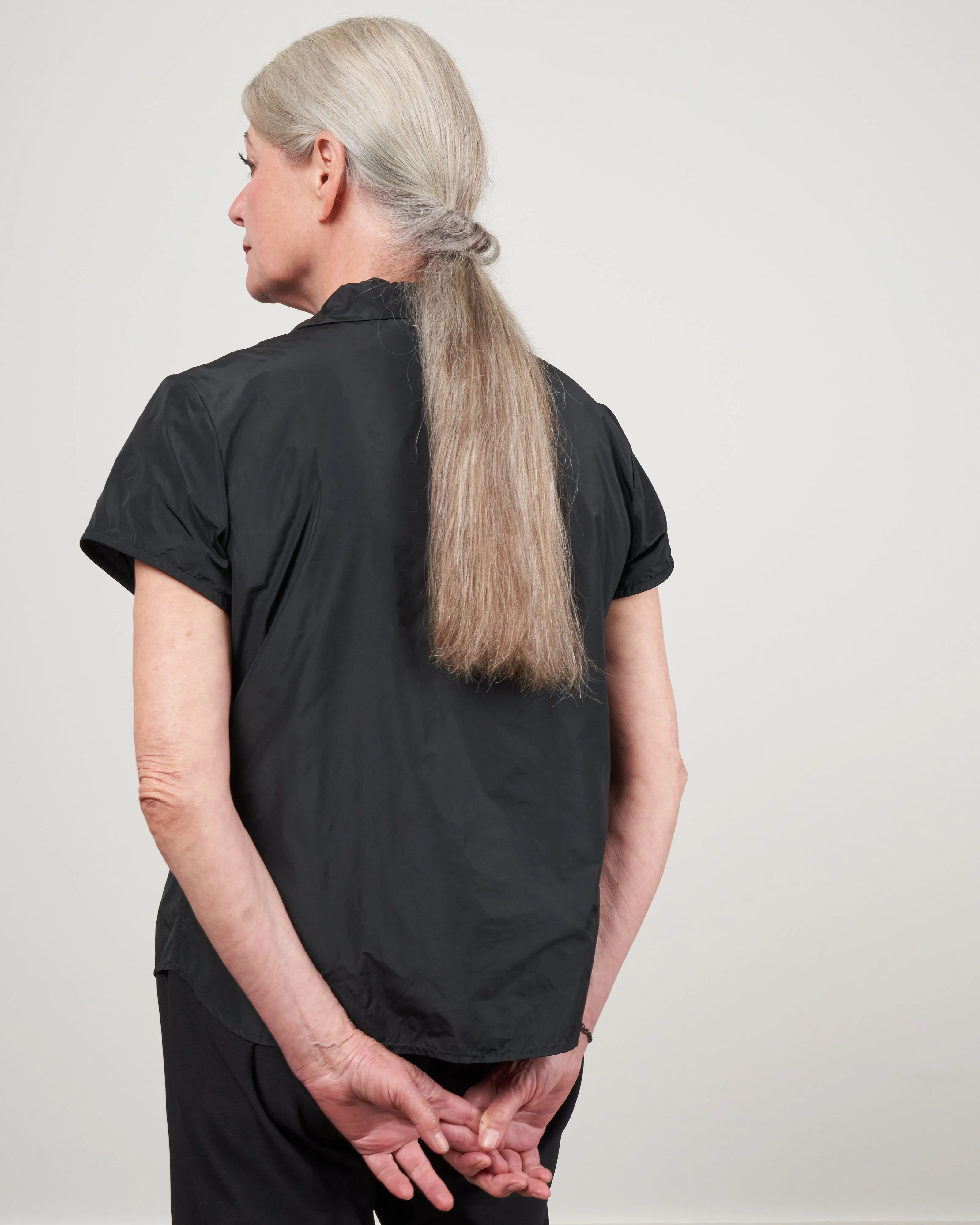 short sleeve ruffle blouse - black