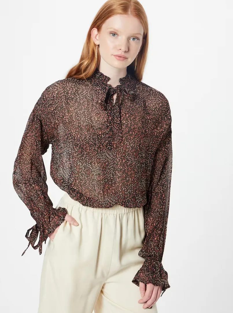 The Penla Blouse - Black