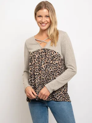 WOMEN'S FLOWY FRONT CROSS ANIMAL BLOCK LONG SLEEVE TOP